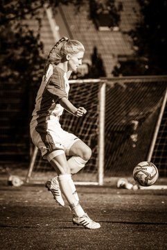 Album: wBJ SVHU am 11.10.15 - B-Juniorinnen SV Henstedt Ulzburg - SG Weststeinburg : Ergebnis: 4:0